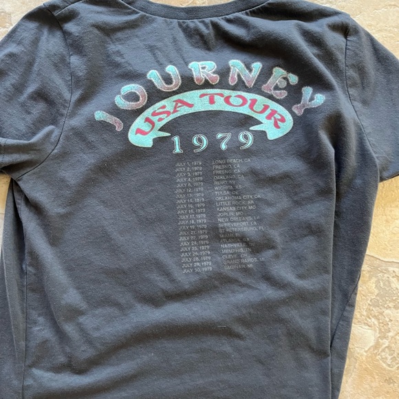 Journey 1979 Graphic Tee - Picture 4 of 4